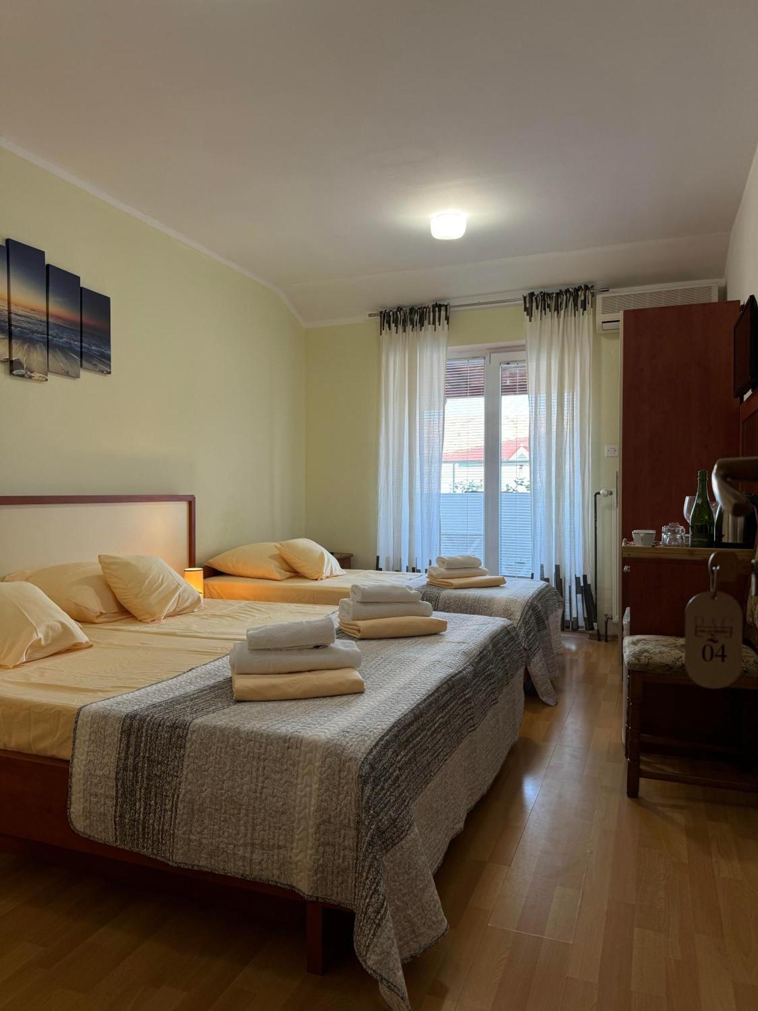 Pag Vero Apartments Pag Town Buitenkant foto