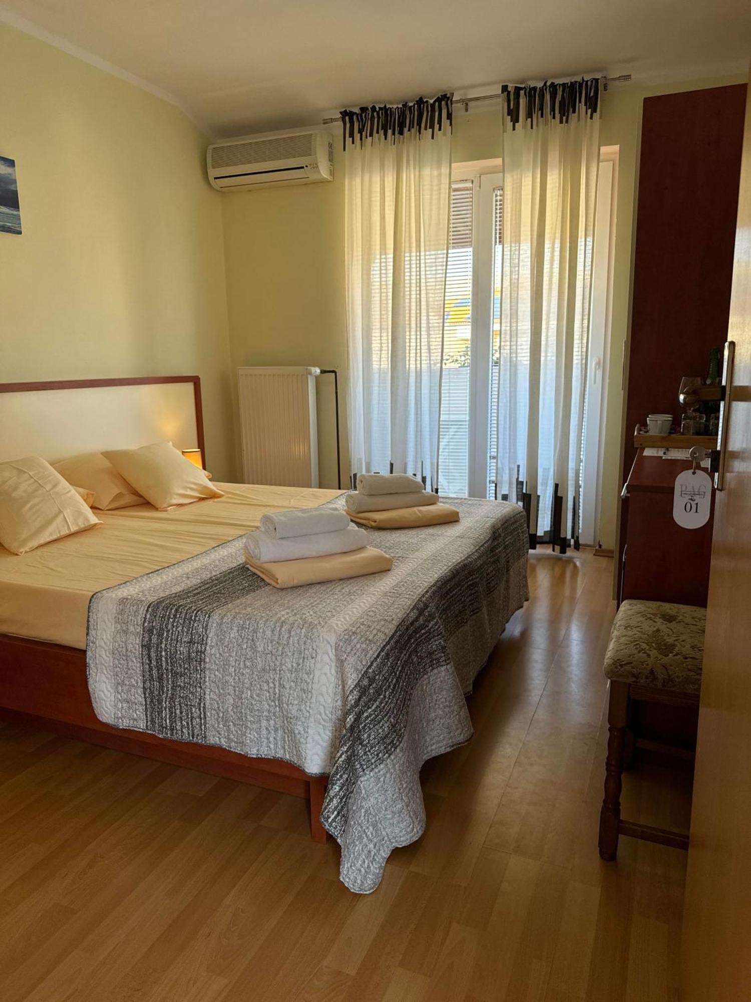 Pag Vero Apartments Pag Town Buitenkant foto