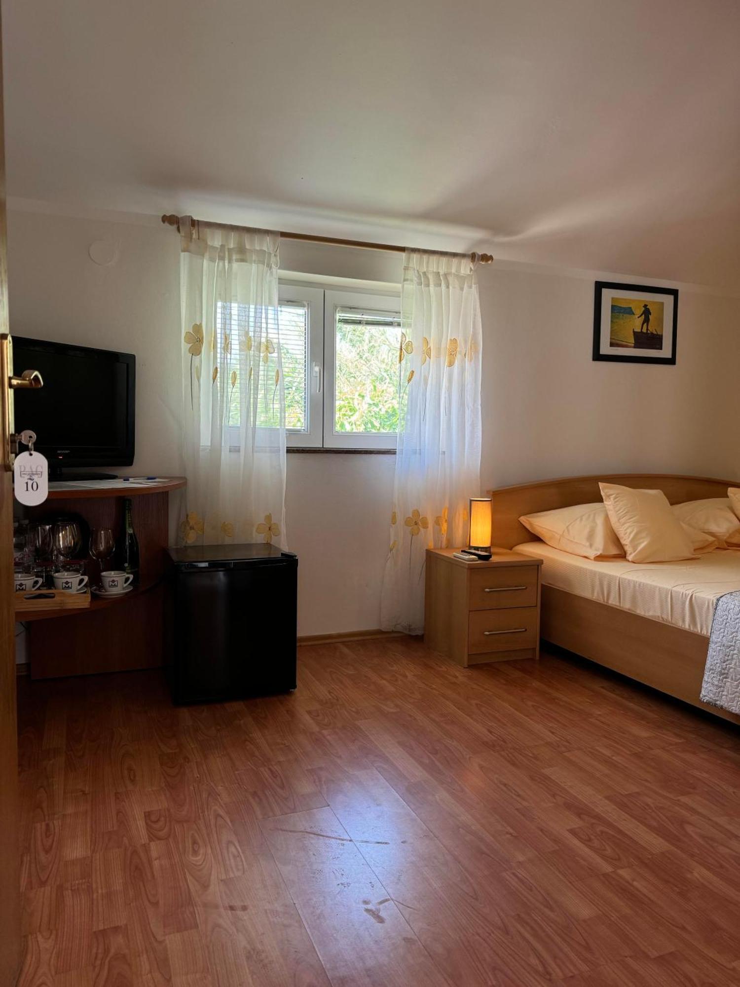 Pag Vero Apartments Pag Town Buitenkant foto