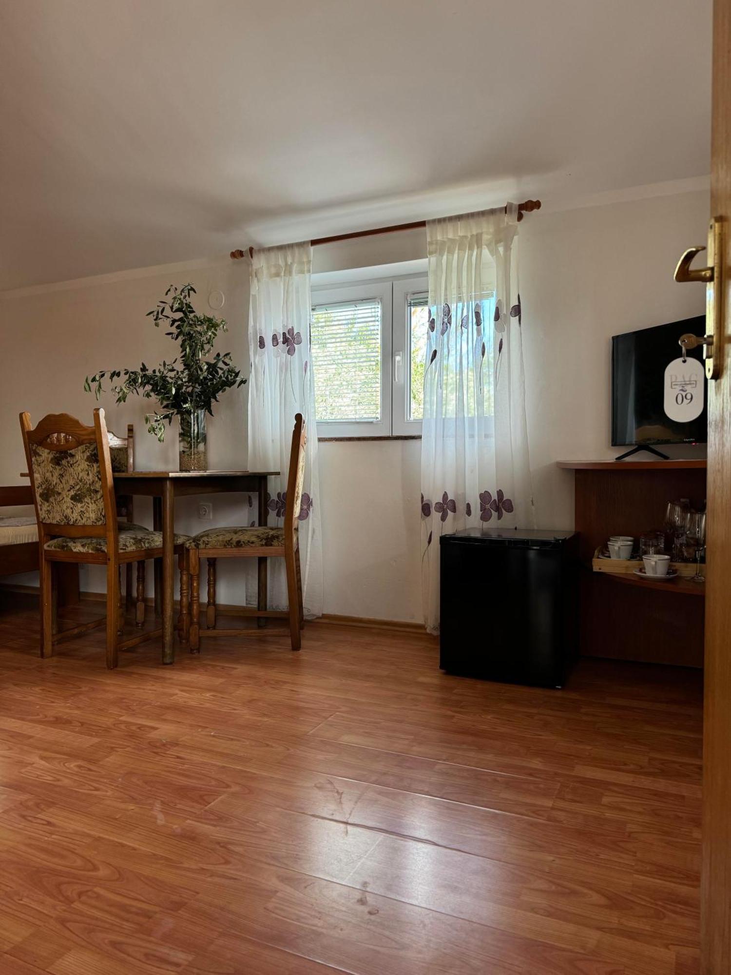 Pag Vero Apartments Pag Town Buitenkant foto
